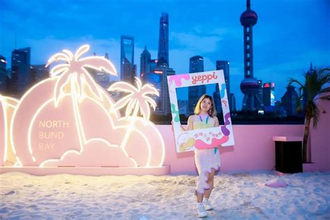 “粉色沙滩”空降北外滩 承包你的夏日快乐_上海虹口_新民网