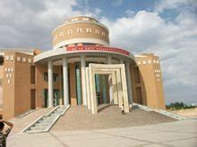 新疆哈密博物馆开放，终于可以一睹战国时期的羊形柄铜镜__财经头条