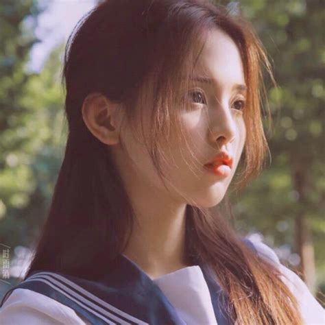 杨超越微信头像甜美女生