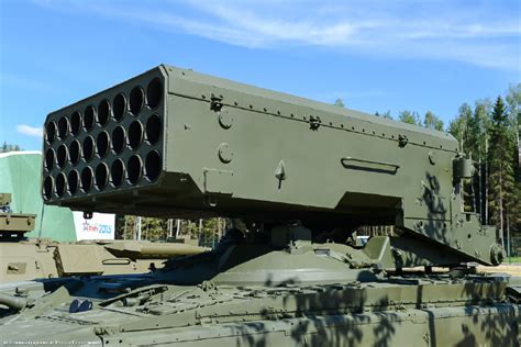 恐吓乌克兰总参谋部：TOS-1A“太阳”重型喷火武器系统