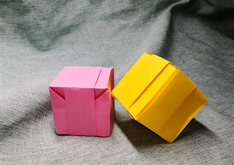 用一张长方形纸折纸盒