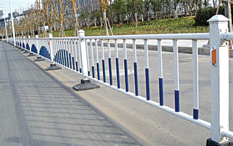 厂家供应市政道路护栏 交通围栏 人行道护栏 马路隔离栅栏-阿里巴巴