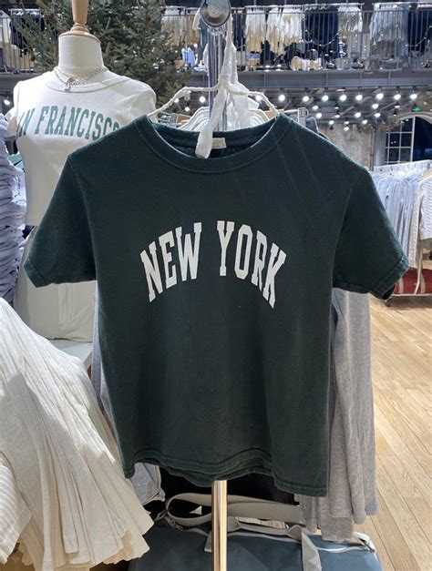 Brandy Girl美式墨绿色NEW YORK字母印花纯棉t恤女bm短袖上衣 - 三坑日记