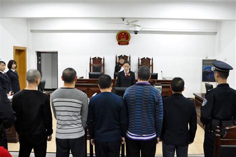 10件恶势力犯罪案件今在重庆公开宣判 最高获刑15年_荔枝网新闻