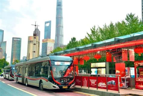 上海最牛公交车71路#城市……版本过低，升级后可展示全部信息_腾讯视频