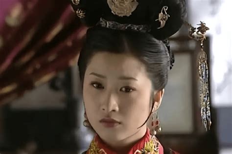 康熙王朝：赫舍里回娘家，抱怨康熙不碰她，索尼说的话，很有智慧_腾讯视频