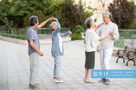 老人跳舞图片-老人跳舞素材免费下载-包图网