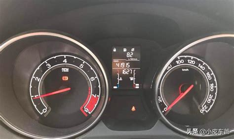 汽车仪表显示的油耗是什么油耗，是车辆真实的油耗吗？-简易百科