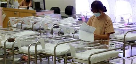 新生儿人数连续42个月走低 韩国出生率或将再创世界最低纪录 | 每经网