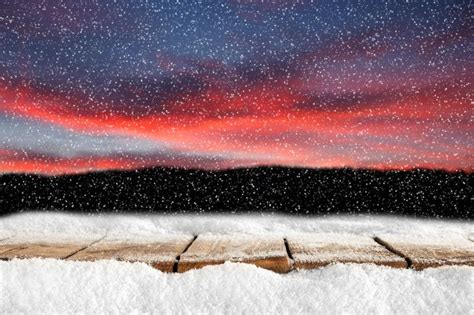 暴风雪在自然景观中形成一层霜冻的雪层高清图片下载-正版图片506351770-摄图网