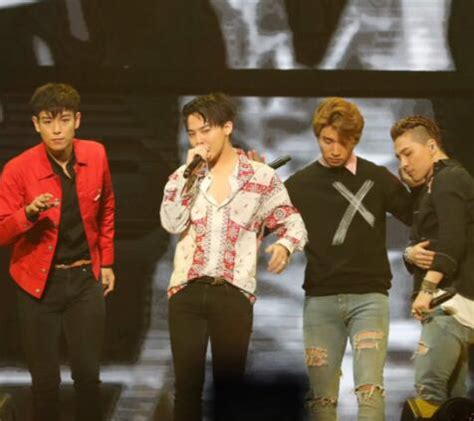 BIGBANG五成员首度来台 人气爆棚机场陷混乱_音乐频道_凤凰网