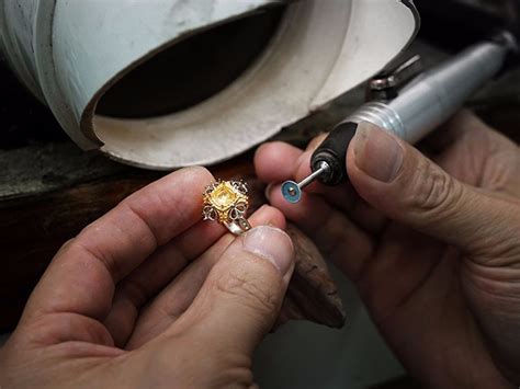 那些备受珠宝大牌喜爱的顶级珠宝制作工艺_珠宝学院_MEMORA/诗普琳