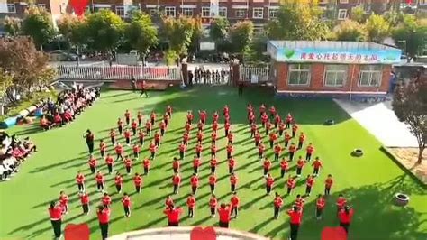 2018年县运动会围场镇中学大型团体操_腾讯视频