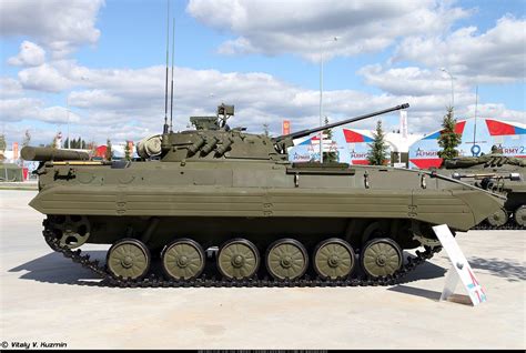 德国陆军用装甲车开“时装秀”_移动腾讯网