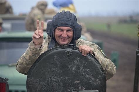 镜头下的乌克兰第57摩步旅，看起来士气很足的样子……
