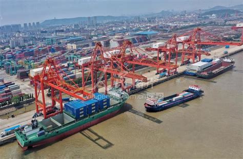 江苏张家港：前5个月外贸进出口总额增长19.4%（配图）-人民图片网