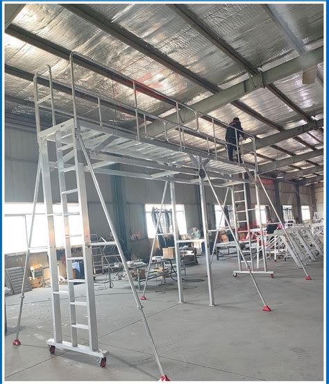 北京客户定制移动工装平台梯-大连华峰白钢铝业有限公司