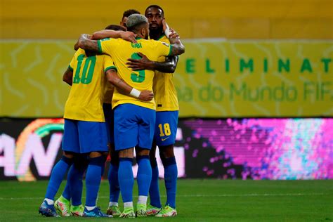 世预赛南美区最新出线形势：巴西稳了！阿根廷占优，4队激烈争四_东方体育