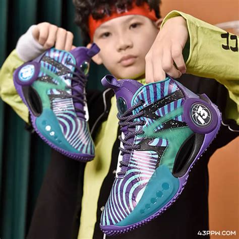 艾佛森造访中国，也带来了他最经典的一双战靴！ 球鞋资讯 FLIGHTCLUB中文站|SNEAKER球鞋资讯第一站