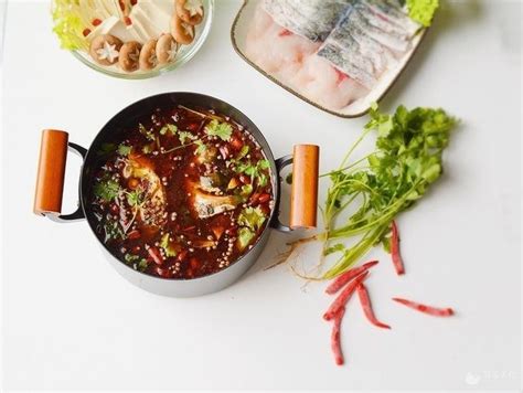 好吃又开胃的酸菜鱼火锅，一袋正宗的酸菜鱼调料更简单__财经头条