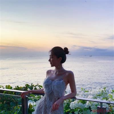 日暮温柔女生头像真人