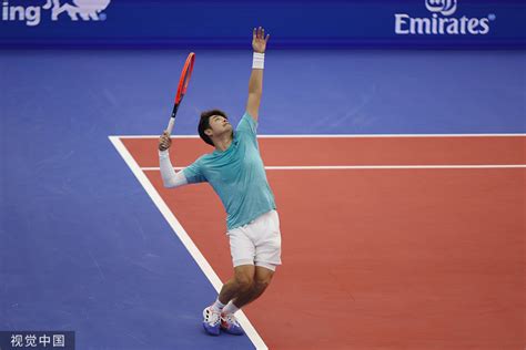 吴易昺打进ATP巡回赛决赛，世界网坛见证中国网球年轻一代成长