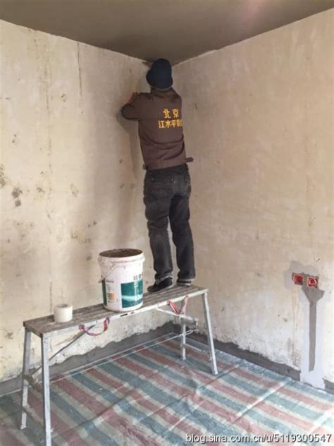 正在刷墙的工人元素素材下载-正版素材401066715-摄图网