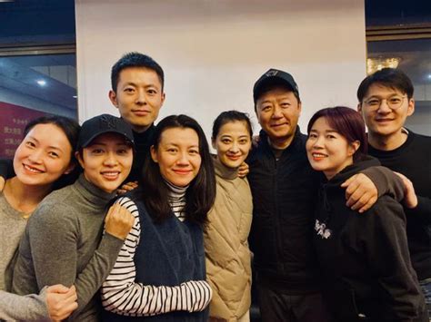 《父母爱情》演员重聚 梅婷郭涛感慨称“一家人”