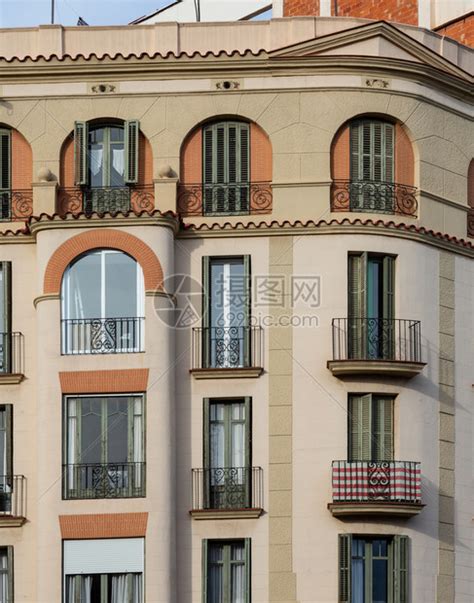 巴塞罗那“四户之家”，和谐共享的开敞住宅 - 土木在线