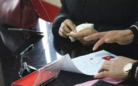 2019法律规定：老人去世立遗嘱，只按手印没有签名，有效吗？-搜狐大视野-搜狐新闻