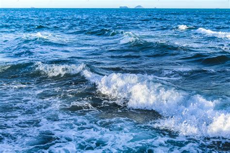 蓝色海洋波浪背景背景图片素材免费下载_熊猫办公
