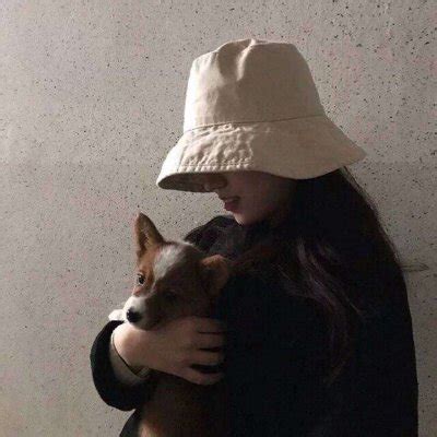 戴帽子的甜美女生头像