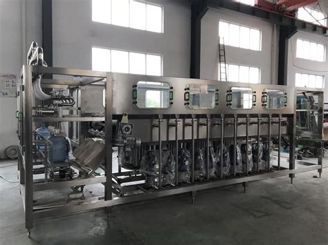 GZM-18升添加剂自动灌装机，塑料桶自动包装机-上海广志自动化设备有限公司