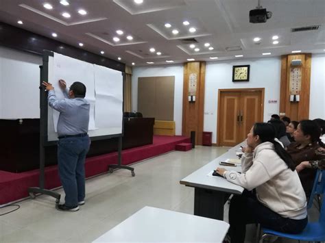 工商管理教育国际化与河南企业家人才队伍建设高峰论坛在郑州大学召开