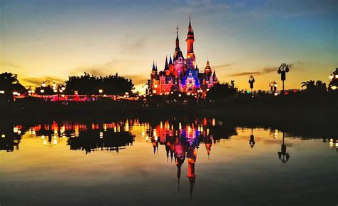 迪士尼背景图夜晚图片