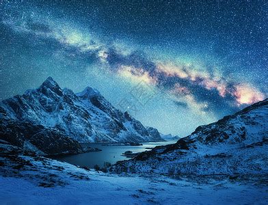 冬季雪地银河高清图片下载-正版图片501703188-摄图网