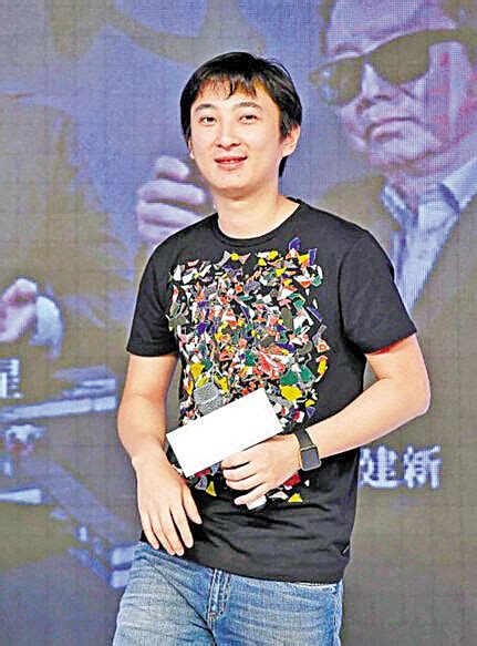 媒体：王思聪助推电竞行业主播年薪千万_手机新浪网