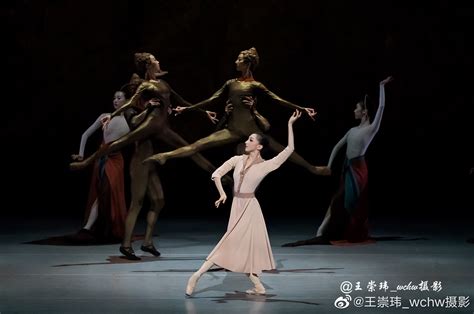 中央芭蕾舞团于4月28日晚在天桥剧场演出了大型原创芭蕾舞剧“敦煌”|天桥|中央芭蕾舞团|费波_新浪新闻