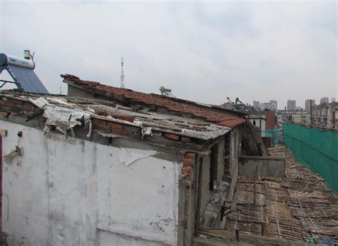 南京一小区楼顶建几百平方米违建 7层变8层 - 中国网山东房产 - 中国网 • 山东