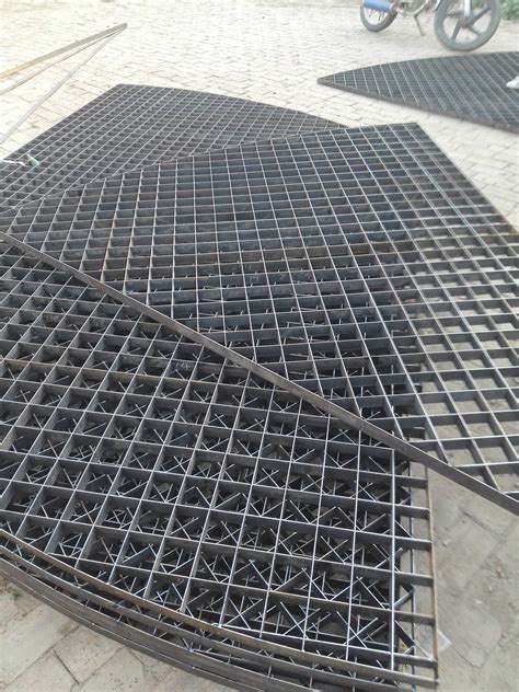 钢格栅板非标定制 沟盖楼梯平台格板 化工污水处理厂热镀锌钢格板-阿里巴巴
