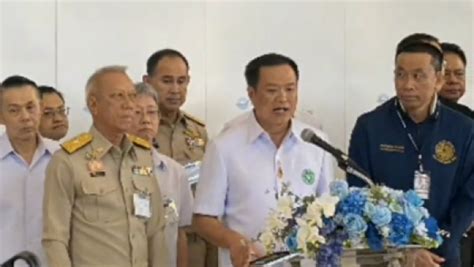 泰国副总理和两部长赴机场接机，给予中国游客“英雄般欢迎”_关键帧_澎湃新闻-The Paper