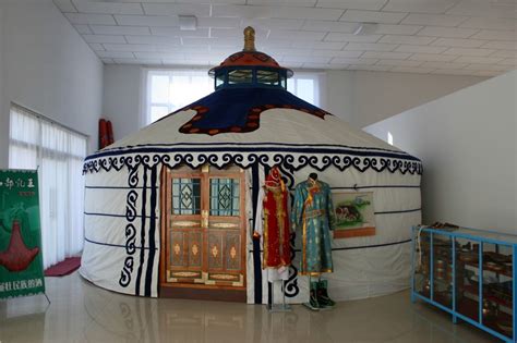 内蒙古举行民族手工艺和文创旅游精品展示活动-人民图片网