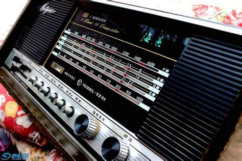 用一台收音机怀念复古与嬉皮的1960年代 | 第一财经杂志