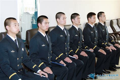 继往开来，开拓创新——中国海洋大学国防生与海军士官共同指导新生军训