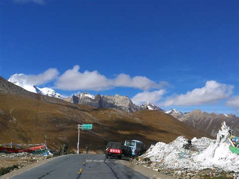 西藏山南天气晴朗 40冰川景观雄伟壮丽
