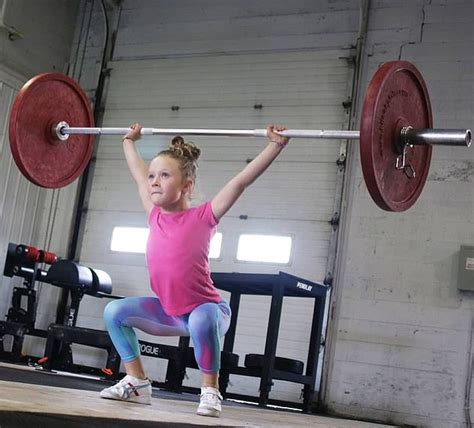 世界上最强壮的女孩！加拿大7岁女孩能举起80公斤重量