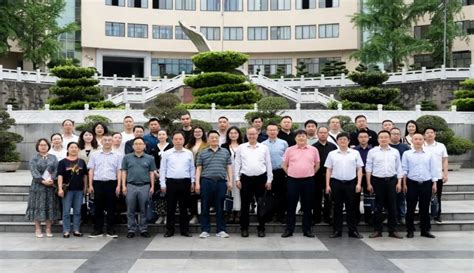 专家引领拓视野 团队共研齐成长——广安市物理、化学、生物名师工作室赴重庆万州考察交流