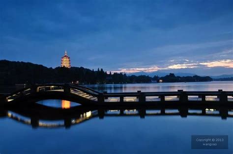 杭州西湖湖滨亚朵酒店-首页