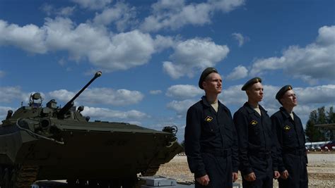参加俄国际军事比赛“坦克两项”和“苏沃洛夫猛攻”的士兵已开始训练 - 2015年7月29日, 俄罗斯卫星通讯社
