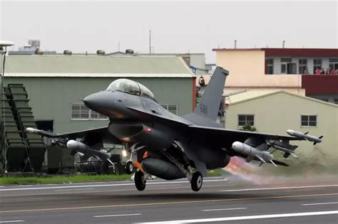 首架私人拥有F-16战斗机首飞，曾参与巴比伦行动_军事_中华网